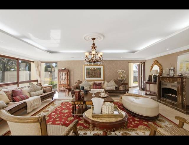 9 BEDROOM PROPERTY TO RENT IN BRYANSTON